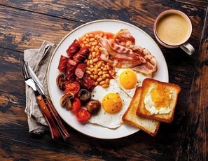 Free daily continental breakfast  - Dazzle Hotel and Apartment (Abuja)
