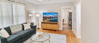 Cozy Highwood Apt- 4 Bed 2 train stops to Naval Base!