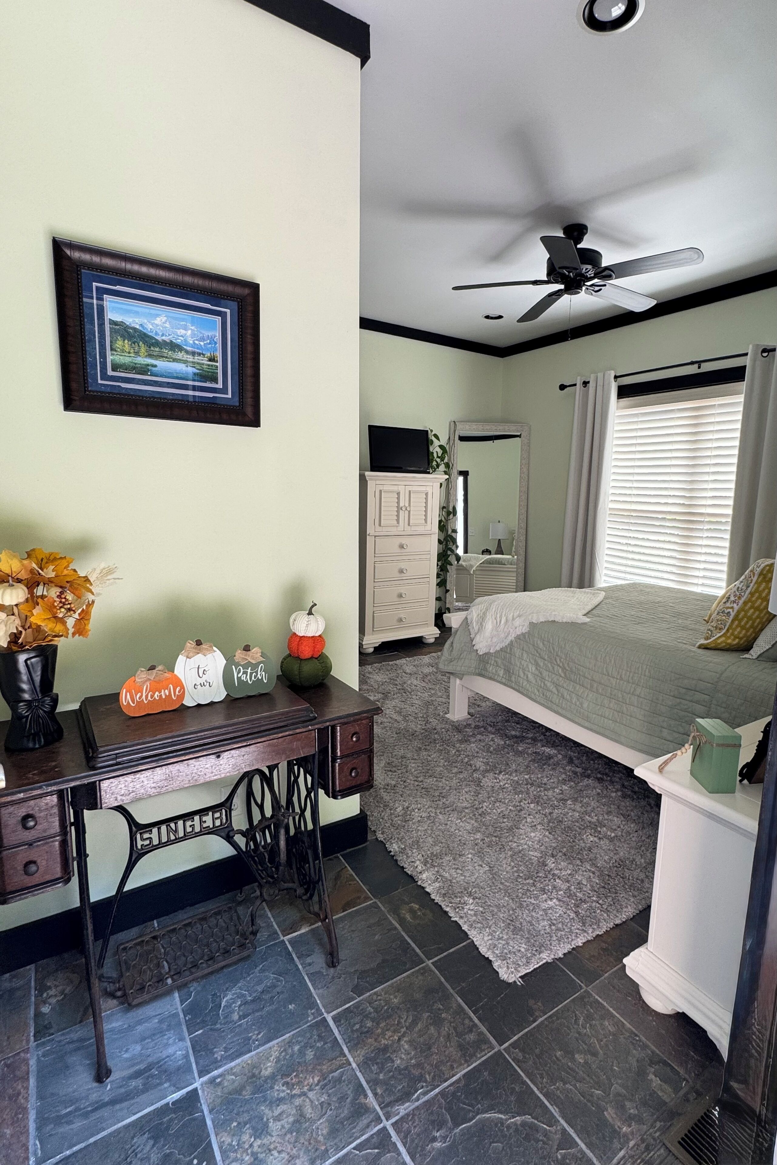 1 slaapkamer, een strijkplank/strijkijzer, gratis wifi, beddengoed