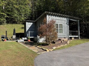 Exterior - Robertson Ridge Hideaway Cottage (Hinkle)