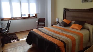 4 dormitorios, tabla de planchar con plancha, cuna de viaje y wifi