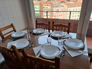 Dining - Torre Plaza 5. A spacious apartment in Boiro, beaches and terraces. (BOIRO)