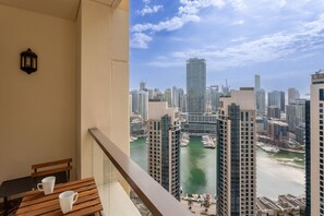 Outdoor dining - Rimal - Two Bed with Sea an Ain Dubai View in JBR (Jumeirah Beach Residence)