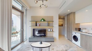 Interior - Chic Upgraded Studio l City Views l Dubai Marina (Dubai Marina)