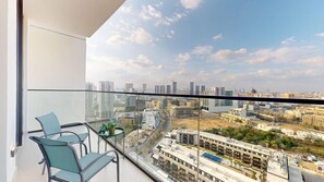 Property grounds - Elegant 1 Bedroom l Near to Park and Mall l JVC (Dubai)