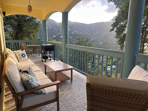 Newly renovated 2-bedroom apartment in peaceful Coral Bay, St. John