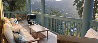 Newly renovated 2-bedroom apartment in peaceful Coral Bay, St. John