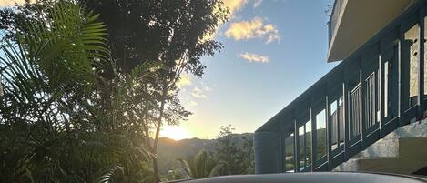 Bañera de hidromasaje al aire libre