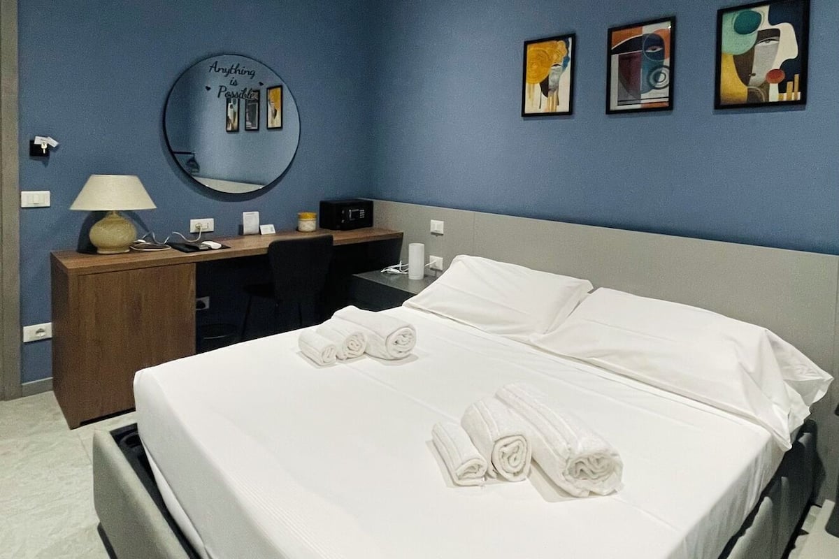 Standard Double Room | In-room safe, desk, blackout drapes, soundproofing