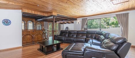 House, 4 Bedrooms, Accessible, Smoking | Ruang tamu