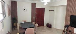 Dining - Lina Cozy City Apartment (Dar-el-Beida)
