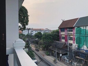 Property grounds - Huenphen House And Cafe' (Chiang Mai)