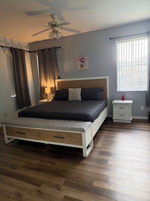 4 Schlafzimmer, Bügeleisen/Bügelbrett, WLAN, Bettwäsche