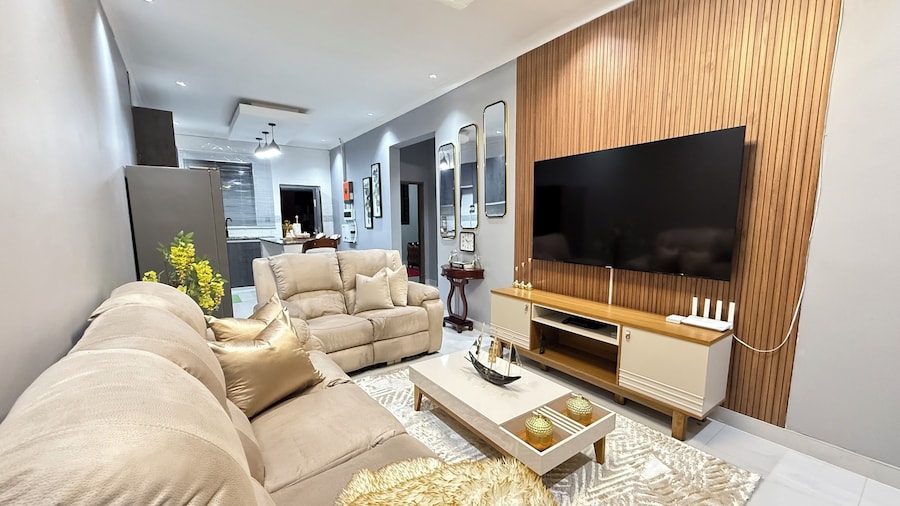 Stand Alone Executive 2BR Villa in Emerald Hill Estate Move In Ready All Comfort