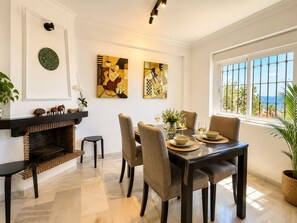 Dining - Stunning SeaView with private terrace, BBQ, office (Torremolinos)