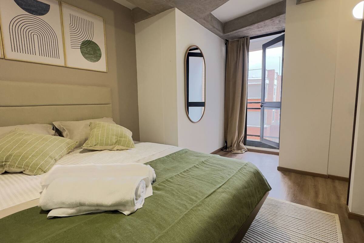 舒適公寓 | 高級寢具、遮光窗簾/窗簾、熨斗/熨衫板、免費 Wi-Fi