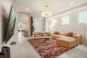 TV - 5 BD/ 5.5 BA/ Windsor Cay (16139 CC) (Clermont)