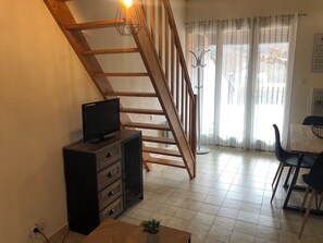 Interior - Studio in Provence, 5 minutes from Gréoux les Bains. (Saint-Martin-de-Brômes)