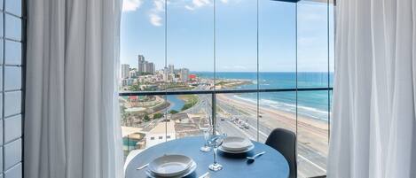 Basic Apartment | Dining