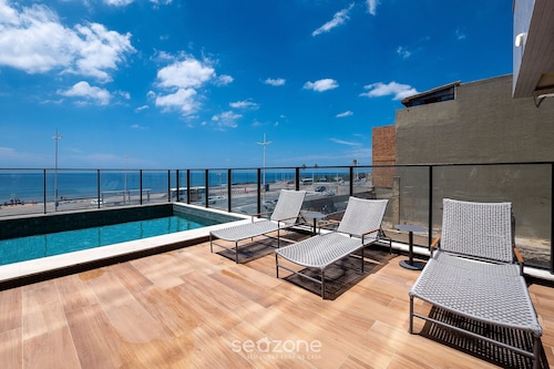 Studios in Building w/ Pool and Gym - Jdns