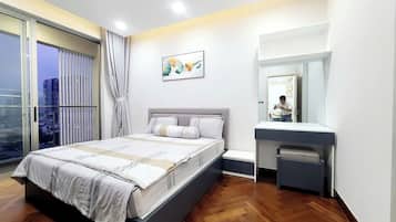 Suíte grand, 1 quarto, acesso ao Club Lounge, vista para a cidade | Roupas de cama de algodão egípcio, roupas de cama premium