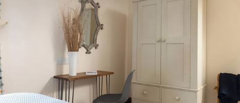 3 室のベッドルーム、客室ごとに異なる装飾、客室ごとに異なるインテリア、WiFi (無料)