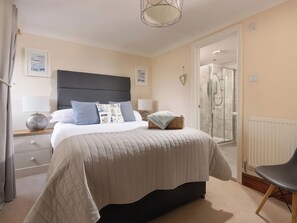 3 bedrooms, individually decorated, individually furnished, free WiFi - The Granary, Engollan (Wadebridge)