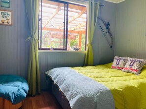 5 quartos, ferros/tábuas de passar roupa, Wi-Fi, roupa de cama