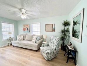 TV, ping pong - 1433A The Joyful Shore (Myrtle Beach)