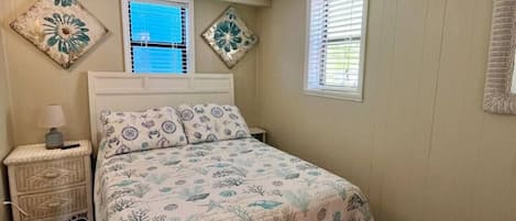2 bedrooms, iron/ironing board, WiFi, bed sheets