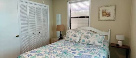 2 bedrooms, iron/ironing board, WiFi, bed sheets