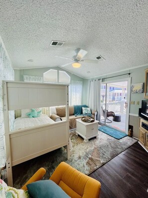1 bedroom, WiFi, bed sheets - 6010 Almost Heaven By The Sea (Myrtle Beach)