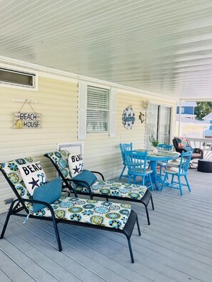 Outdoor dining - 6010 Almost Heaven By The Sea (Myrtle Beach)