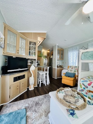 Living area - 6010 Almost Heaven By The Sea (Myrtle Beach)