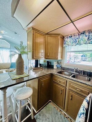 Fridge, microwave, oven, stovetop - 6010 Almost Heaven By The Sea (Myrtle Beach)