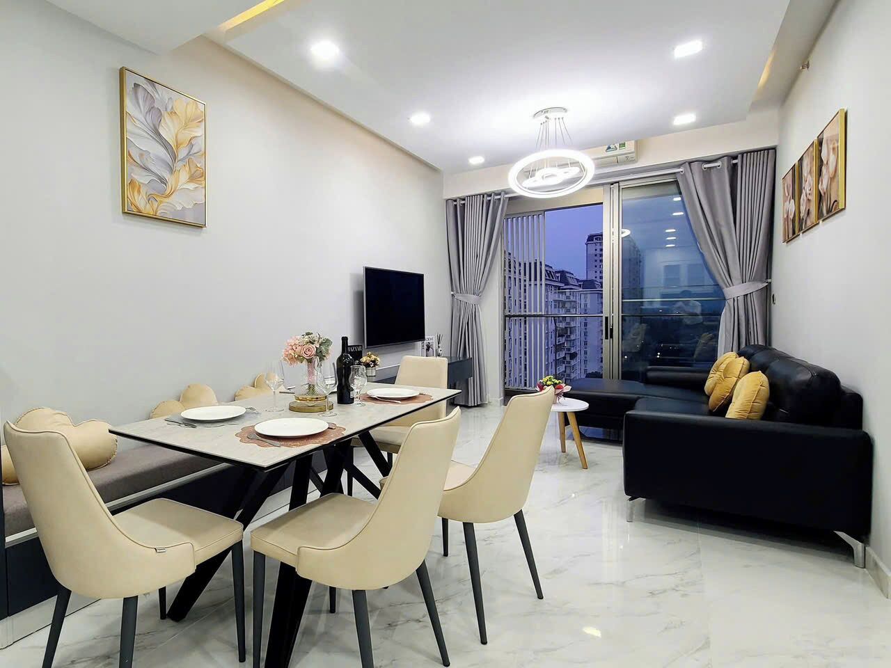 Grand Suite, 1 Bedroom, Club Lounge Access, City View | Egyptian cotton sheets, premium bedding, down comforters