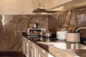 대용량 냉장고, 전자레인지, 오븐, 쿡탑