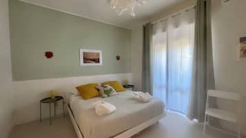 1 bedroom, travel cot, free WiFi, bed sheets