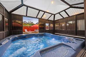 Interior - 4BD Pool Jacuzzi + Arcade Air Hockey - Napa Vibe (Fairfield)