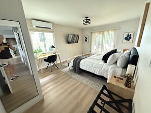 3 bedrooms, desk, iron/ironing board, free WiFi