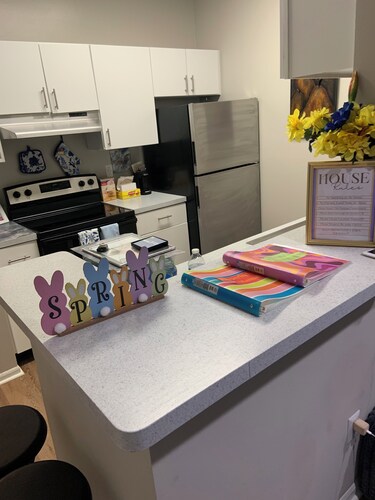 Charming 2-bedroom townhome in fabulous Canal Winchester! Pool & Fitness center!