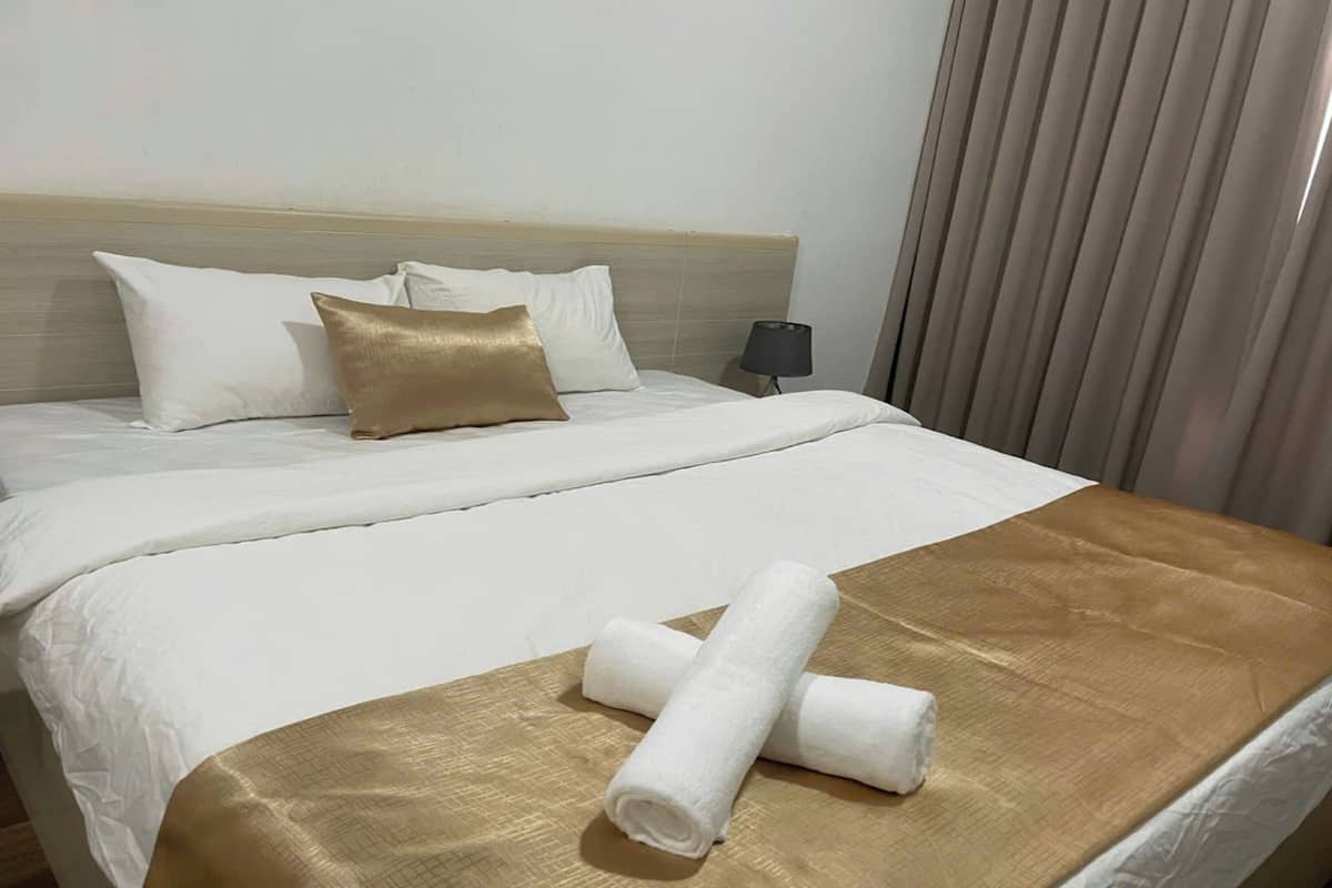 Egyptian cotton sheets, premium bedding, down comforters