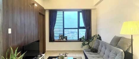 Basic Suite, 1 Bedroom, Club Lounge Access, City View | Egyptian cotton sheets, premium bedding, down comforters