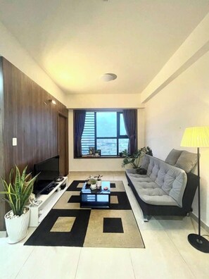 Phòng Suite cơ bản, 1 phòng ngủ, quyền sử dụng Club Lounge, quang cảnh thành phố | Bộ trải giường bằng vải cotton Ai Cập, bộ đồ giường cao cấp 