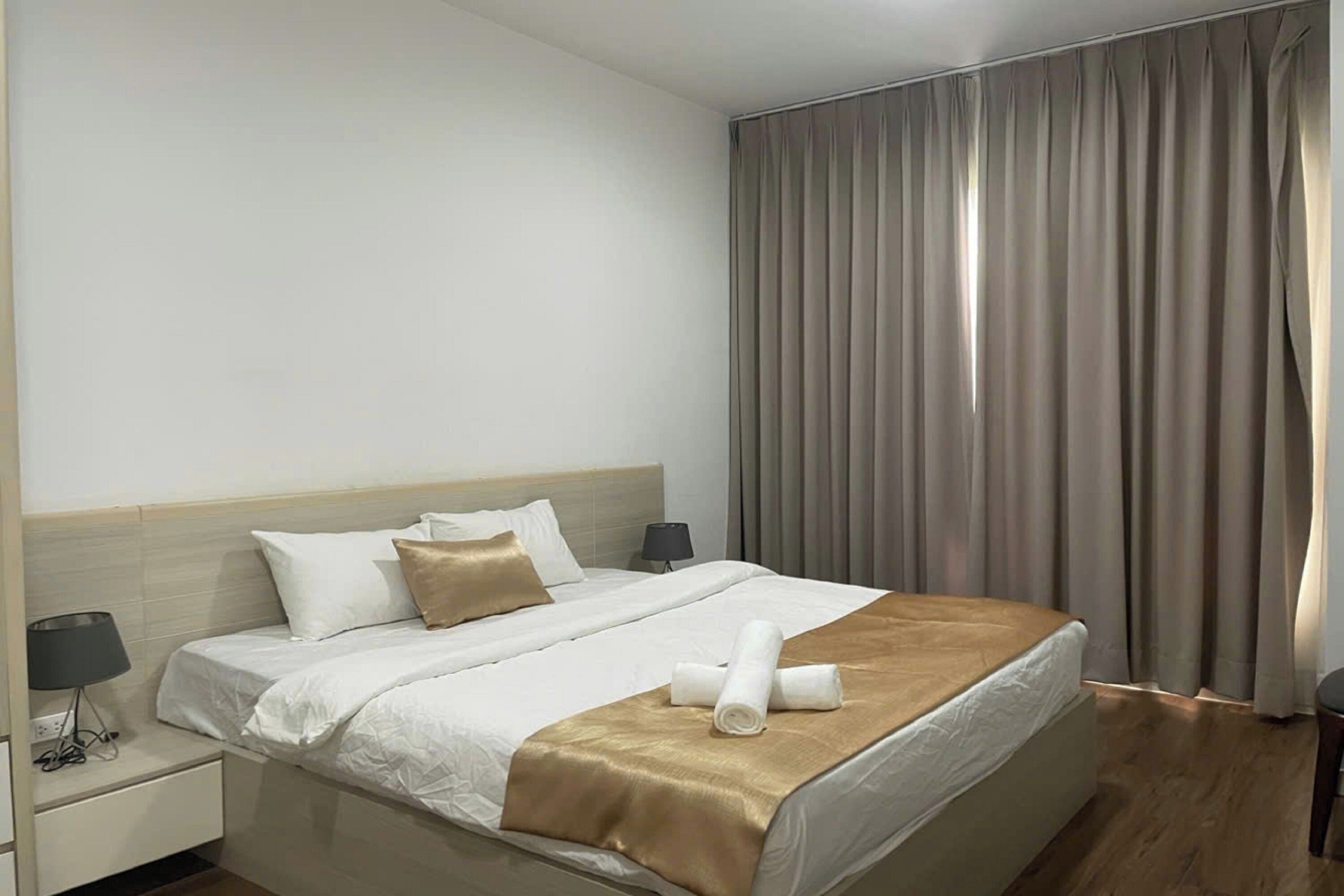 Egyptian cotton sheets, premium bedding, down comforters