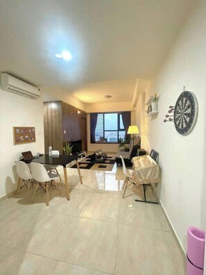 Phòng Suite cơ bản, 1 phòng ngủ, quyền sử dụng Club Lounge, quang cảnh thành phố | Bộ trải giường bằng vải cotton Ai Cập, bộ đồ giường cao cấp 