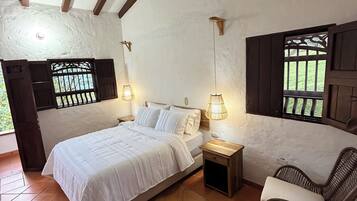 6 sovrum, internet och sÀngklÀder