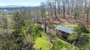Exterior - Secluded Area- No Steep Roads but Close to Pigeon Forge, Attractions- Hot Tub! (Sevierville)