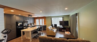 Cute 2-bedroom cabin in Harbor Springs perfect for relaxing getaways.