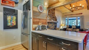 Interior - Lakefront Retreat|Private Dock| Hot Tub & Fire Pit (Greentown)
